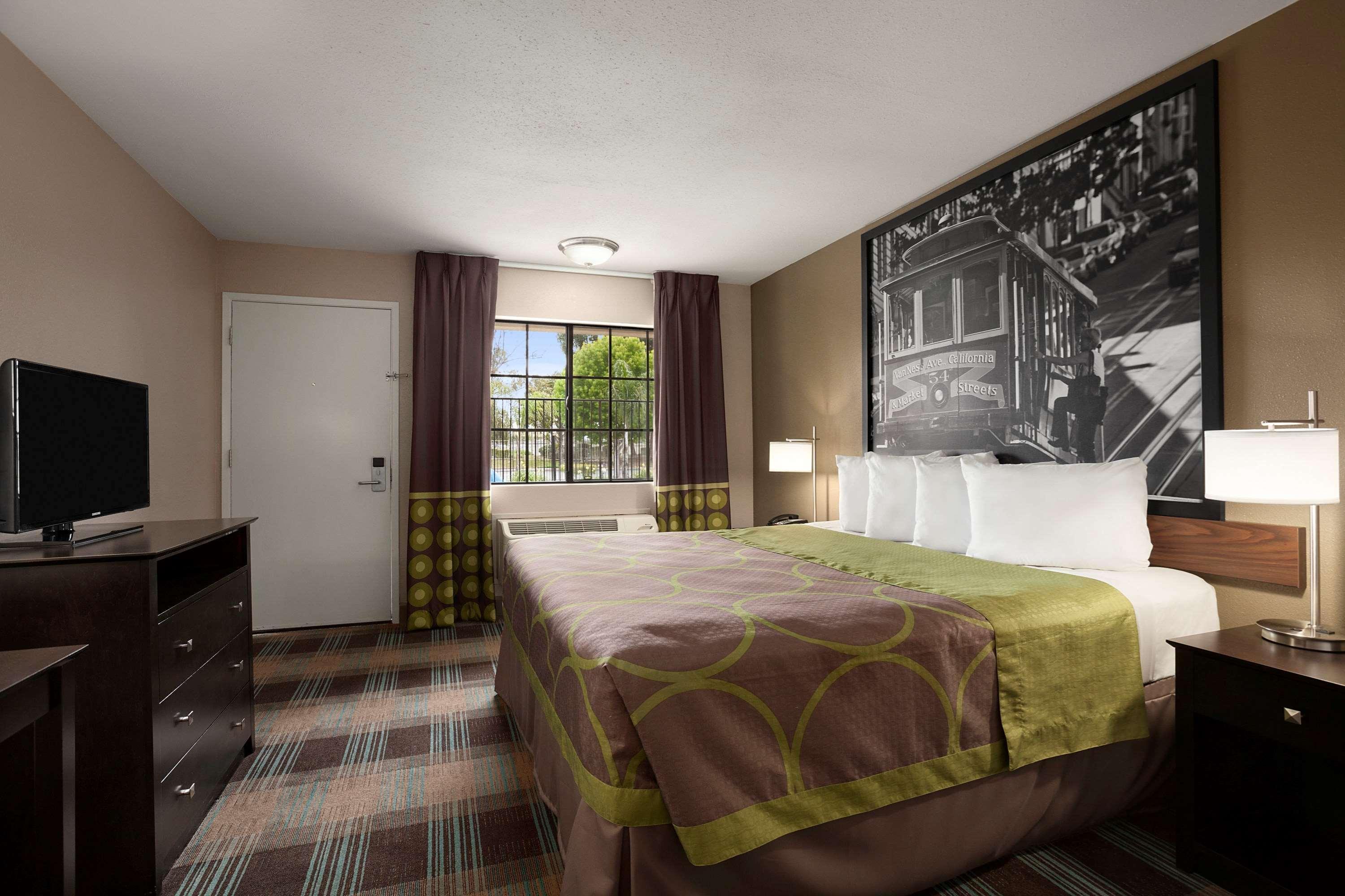 Super 8 By Wyndham Salinas Motel Kültér fotó