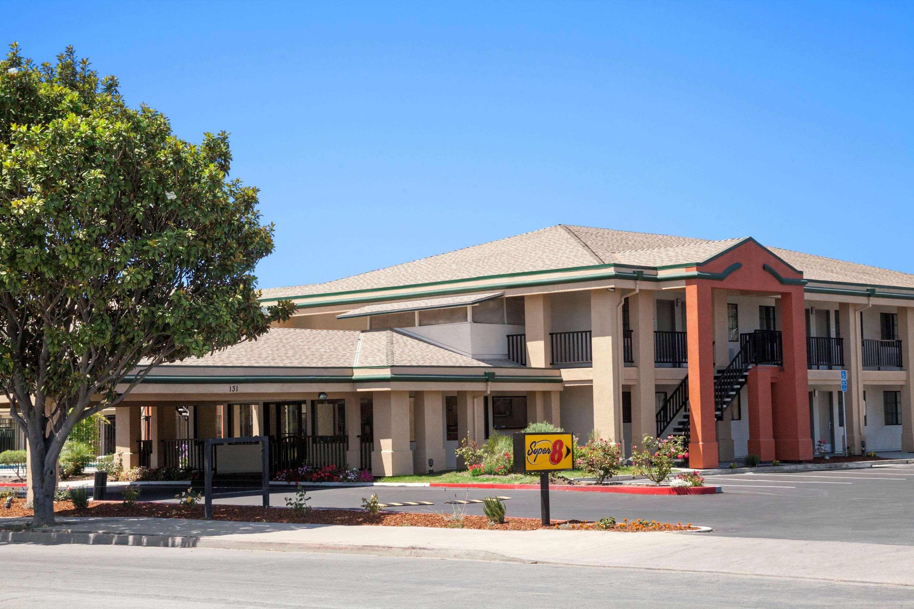 Super 8 By Wyndham Salinas Motel Kültér fotó