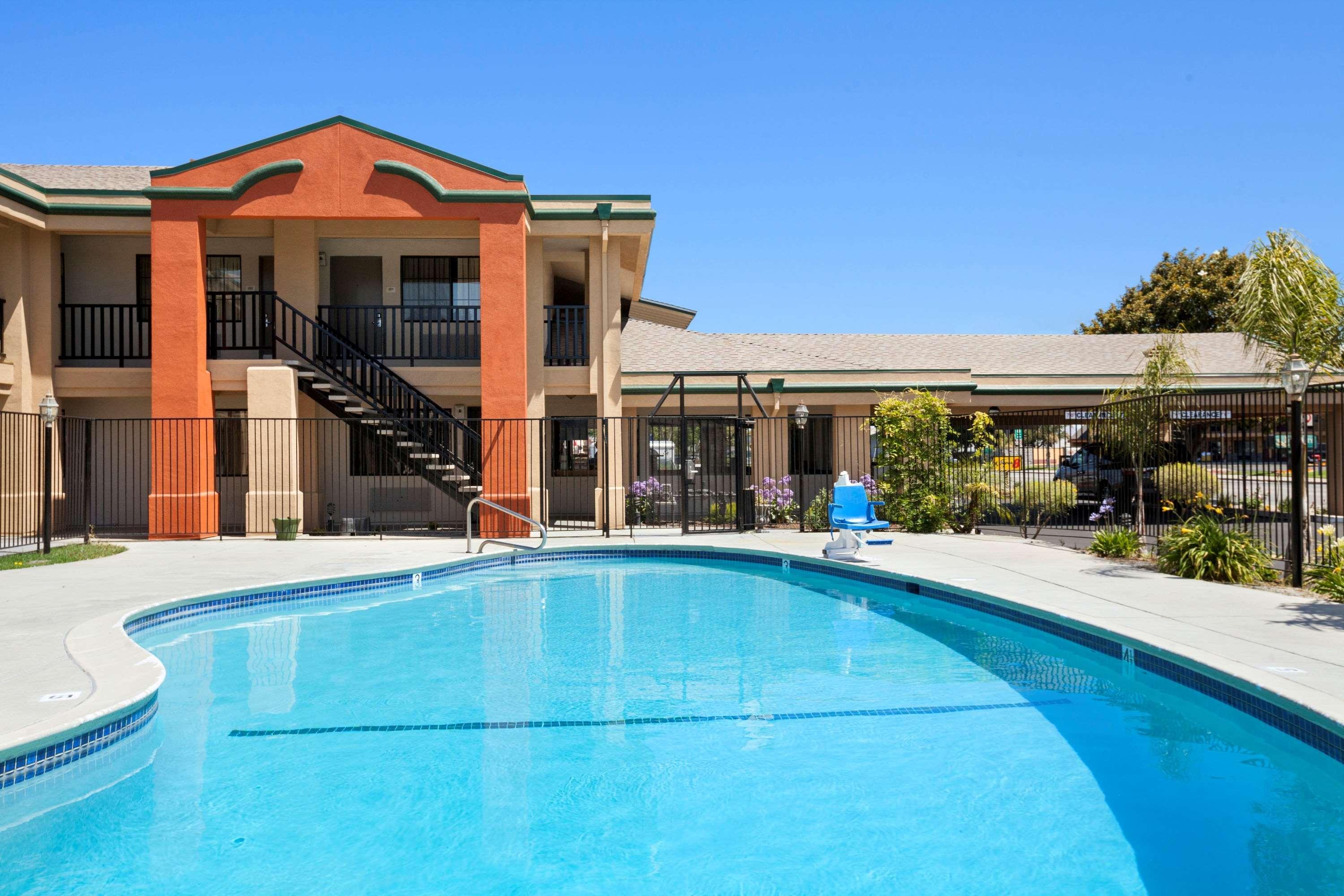 Super 8 By Wyndham Salinas Motel Kültér fotó