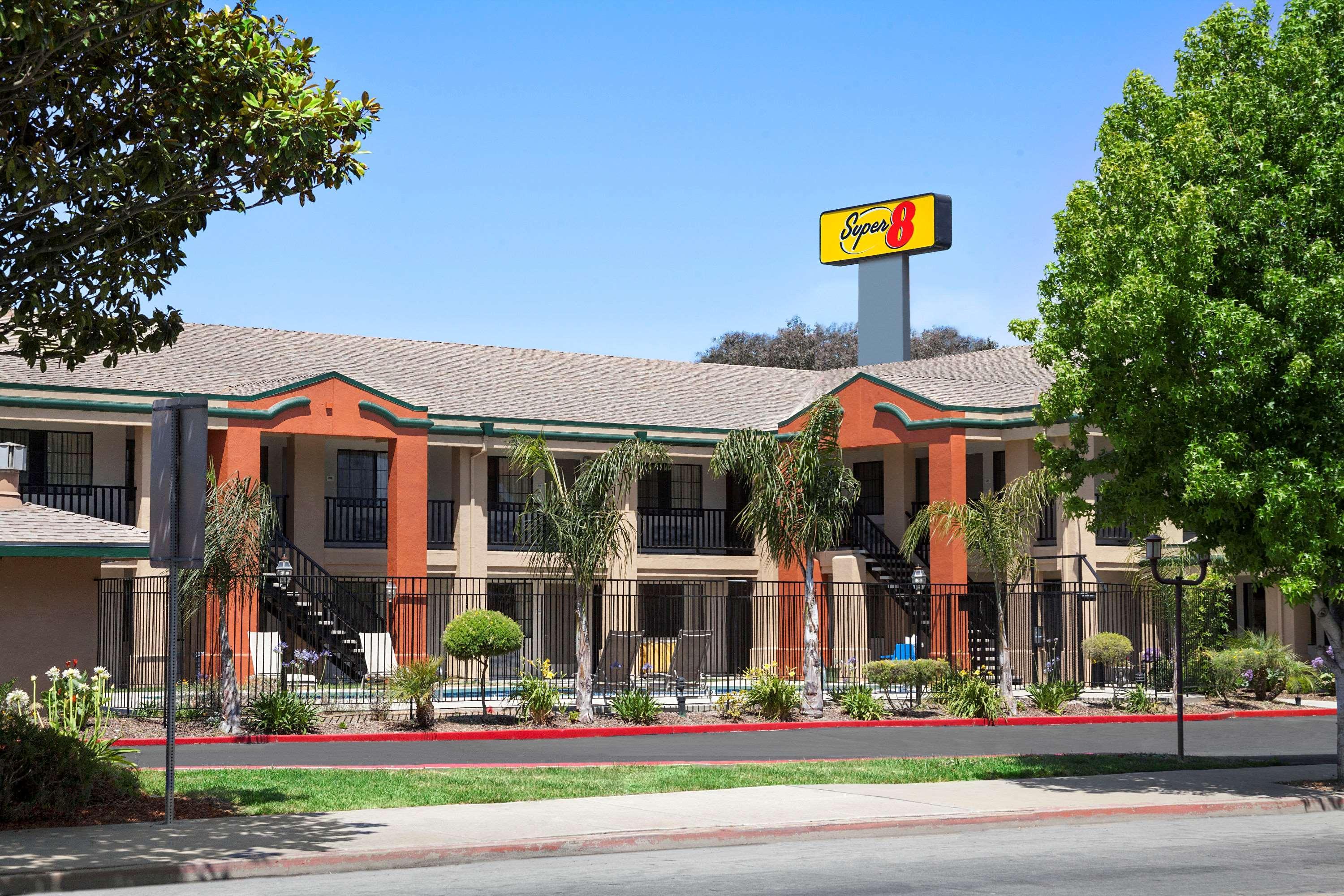 Super 8 By Wyndham Salinas Motel Kültér fotó