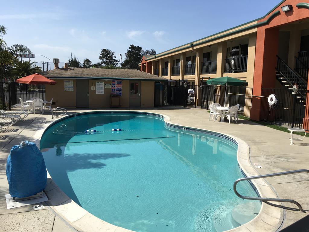 Super 8 By Wyndham Salinas Motel Kültér fotó