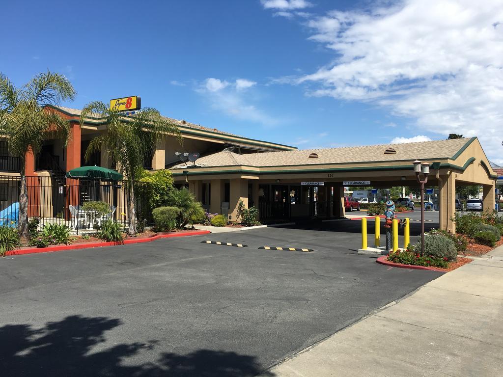 Super 8 By Wyndham Salinas Motel Kültér fotó