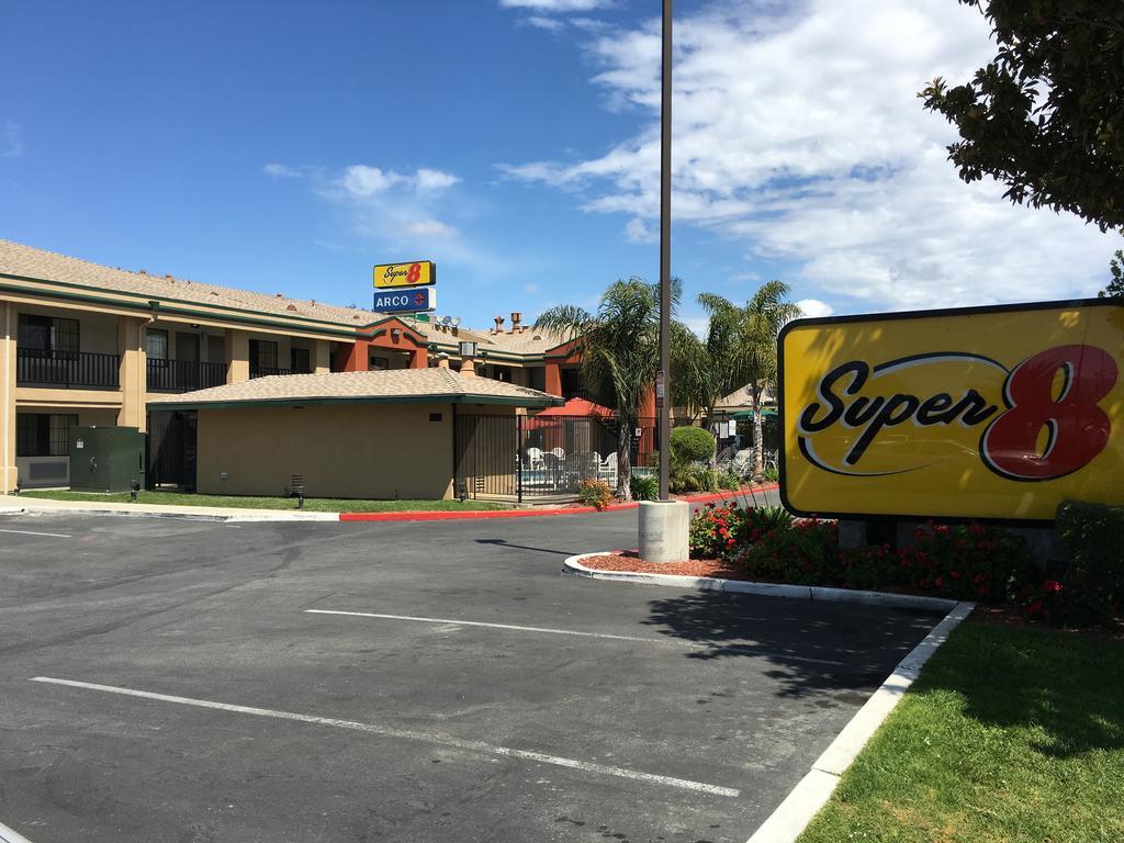 Super 8 By Wyndham Salinas Motel Kültér fotó