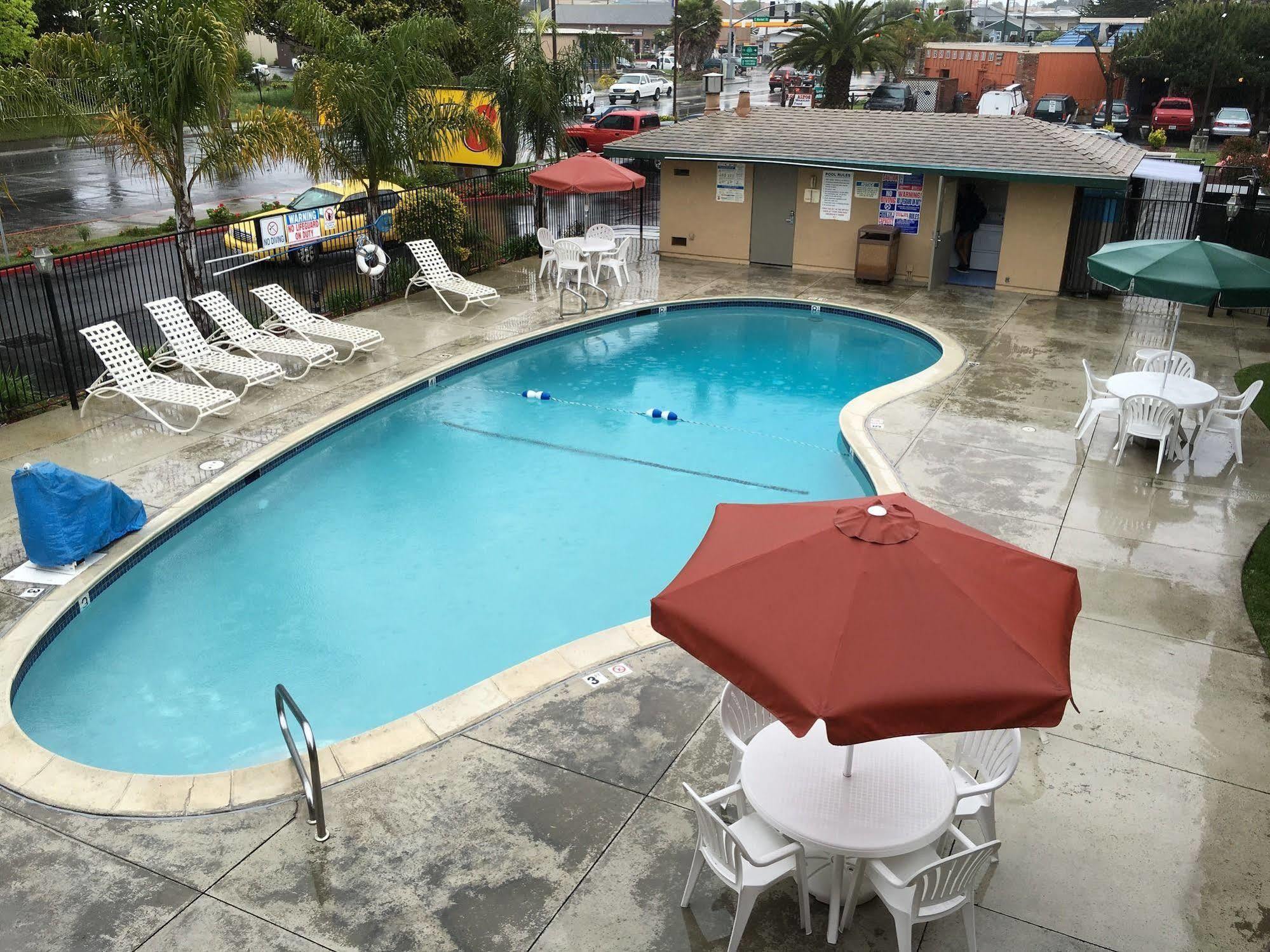 Super 8 By Wyndham Salinas Motel Kültér fotó