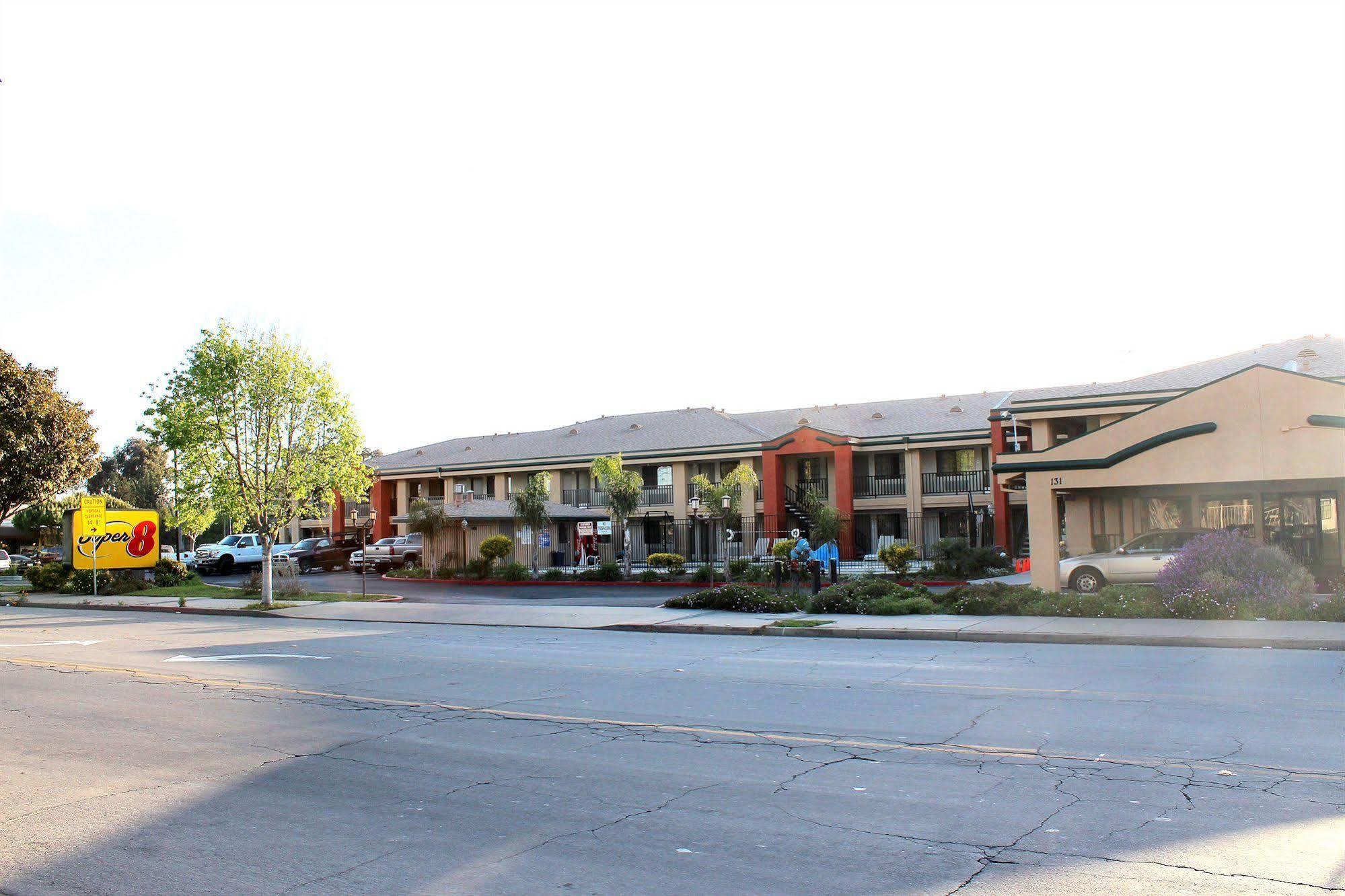 Super 8 By Wyndham Salinas Motel Kültér fotó