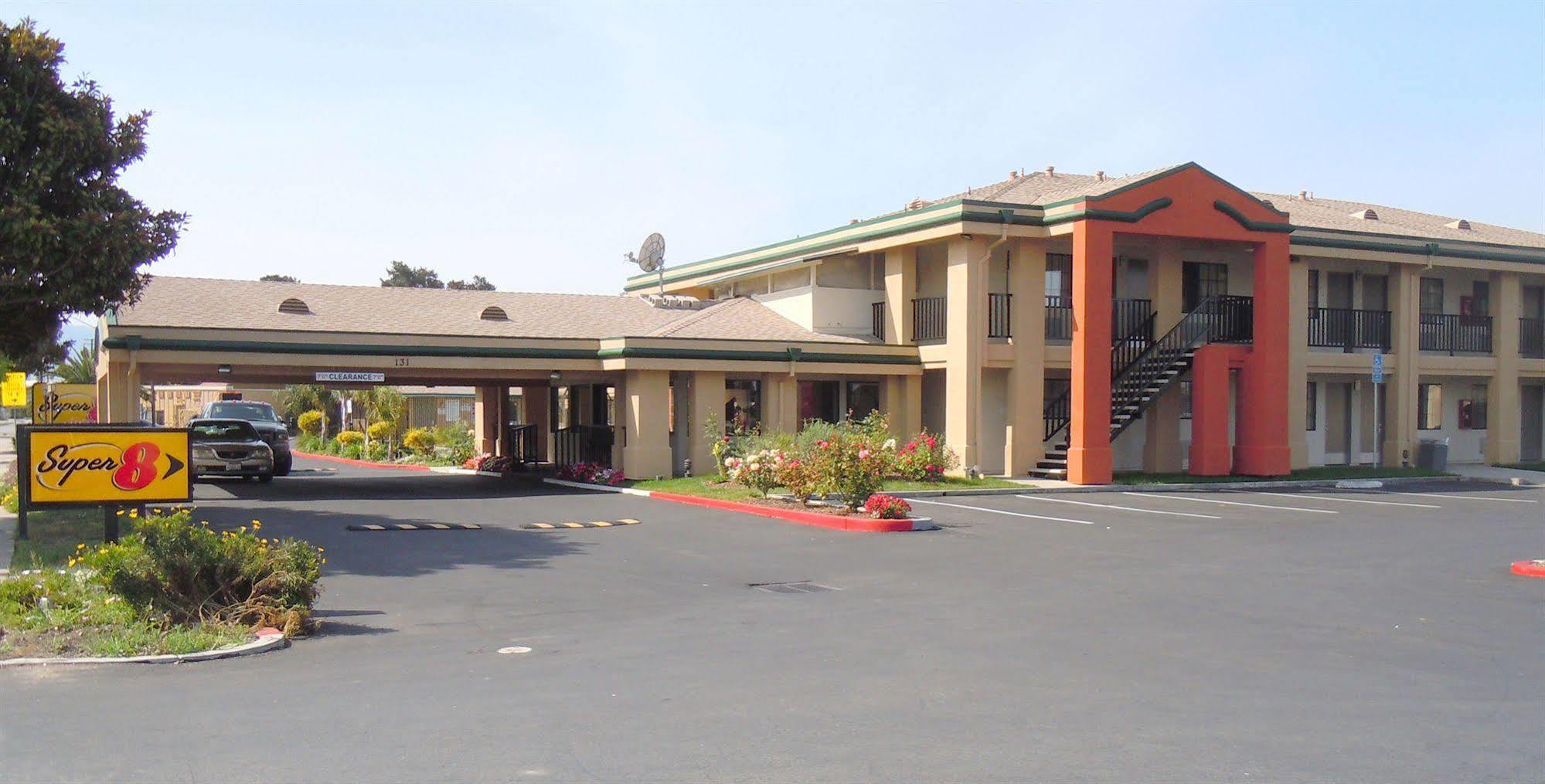 Super 8 By Wyndham Salinas Motel Kültér fotó